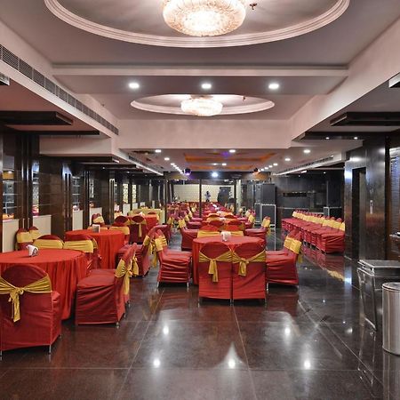 Hotel Palmdale Zirakpur Esterno foto