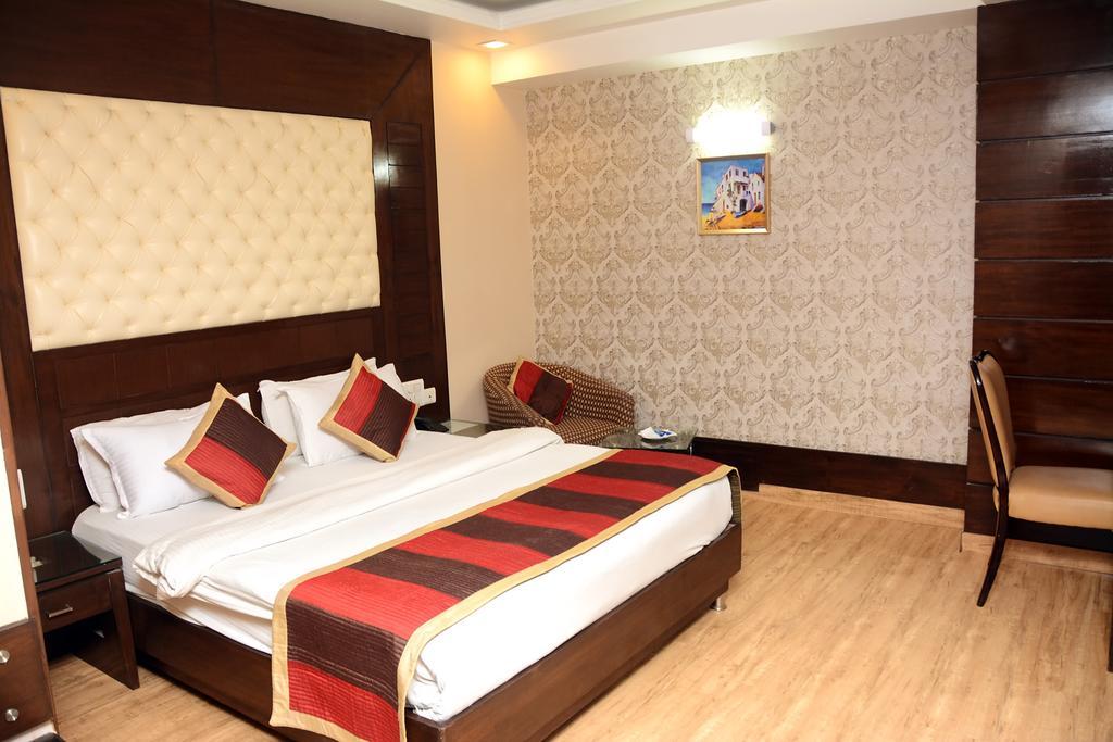 Hotel Palmdale Zirakpur Camera foto