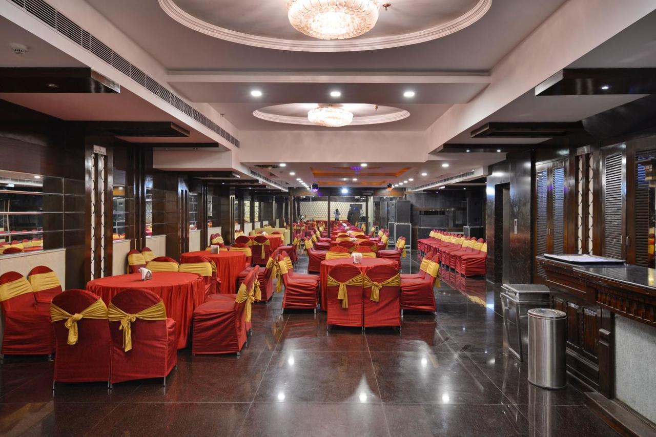 Hotel Palmdale Zirakpur Esterno foto